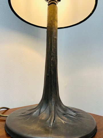 Tree trunk new arrivals table lamp